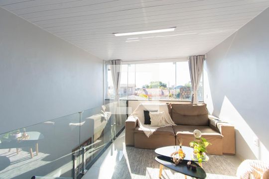Sala de TV de casa à venda com 6 quartos, 300m² em Harmonia, Canoas