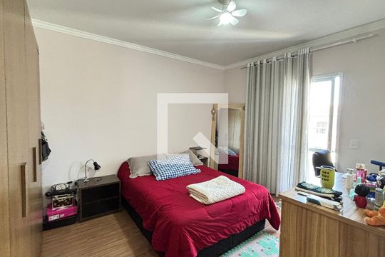 Suíte de casa à venda com 3 quartos, 181m² em Parque Erasmo Assunção, Santo André