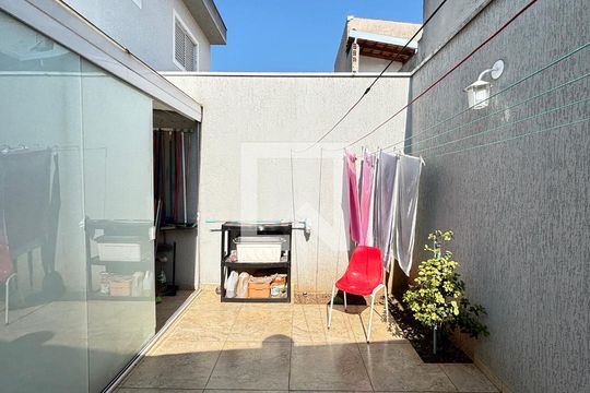 Área comum de casa à venda com 3 quartos, 181m² em Parque Erasmo Assunção, Santo André