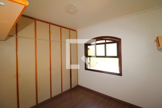 Suíte de casa à venda com 3 quartos, 170m² em Vila Barbosa, São Paulo