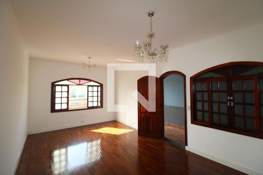 Sala de casa à venda com 3 quartos, 170m² em Vila Barbosa, São Paulo
