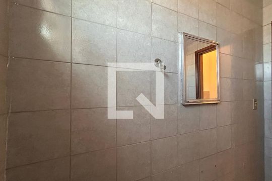 Banheiro de apartamento para alugar com 2 quartos, 55m² em Jardim Maristela, São Paulo