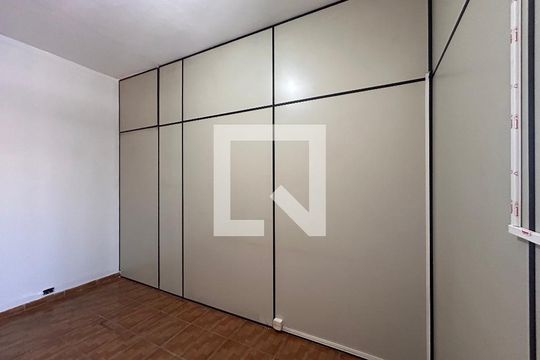 Quarto 1 de apartamento para alugar com 2 quartos, 55m² em Jardim Maristela, São Paulo