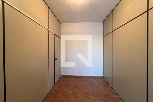 Quarto 2 de apartamento para alugar com 2 quartos, 55m² em Jardim Maristela, São Paulo