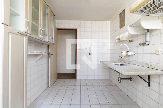 Cozinha de apartamento à venda com 2 quartos, 60m² em Jardim São Savério, São Paulo