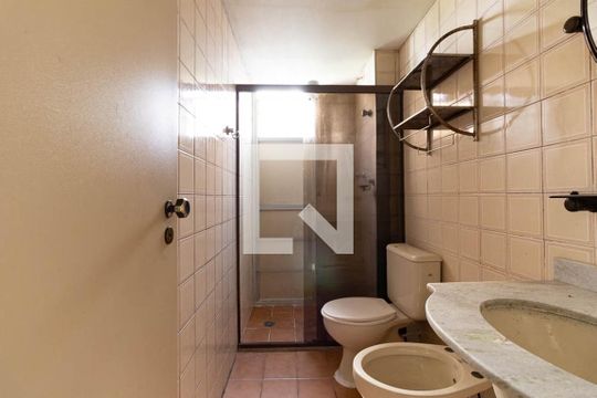 Banheiro de apartamento à venda com 2 quartos, 60m² em Jardim São Savério, São Paulo