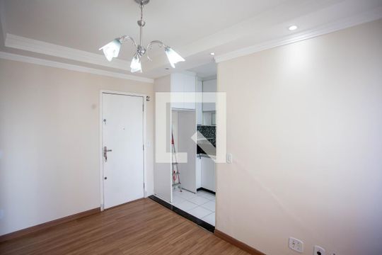 Sala de apartamento para alugar com 2 quartos, 43m² em Canhema, Diadema