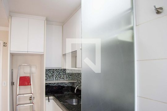 Área de Serviço de apartamento para alugar com 2 quartos, 43m² em Canhema, Diadema