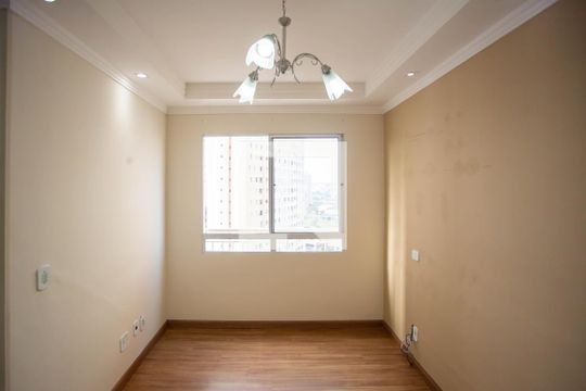 Sala de apartamento para alugar com 2 quartos, 43m² em Canhema, Diadema