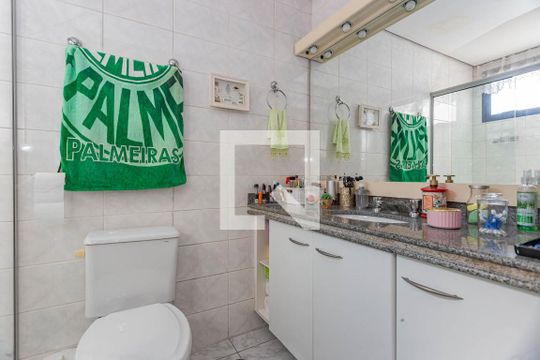 Banheiro da Suíte de apartamento para alugar com 3 quartos, 84m² em Vila Gumercindo, São Paulo