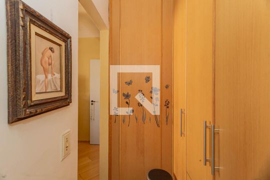 Closet da Suíte de apartamento para alugar com 3 quartos, 84m² em Vila Gumercindo, São Paulo