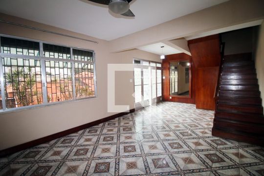 Casa à venda com 5 quartos, 350m² em Vila Kosmos, Rio de Janeiro
