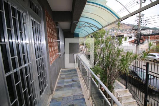 Varanda Edícula de casa à venda com 5 quartos, 350m² em Vila Kosmos, Rio de Janeiro