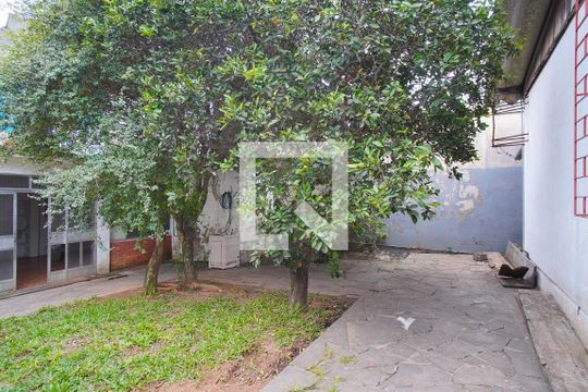 Quintal de casa à venda com 3 quartos, 300m² em Jardim Dona Leopoldina, Porto Alegre