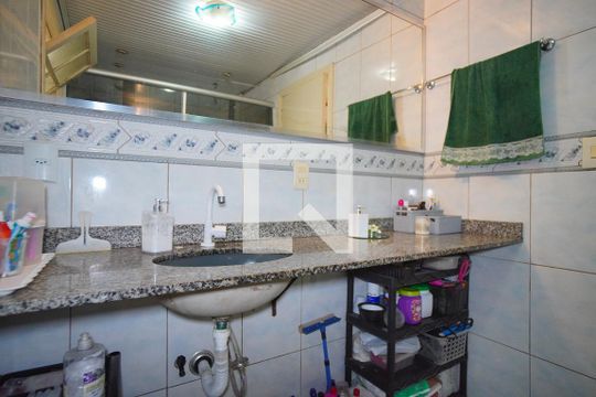 Banheiro Corredor de casa à venda com 3 quartos, 300m² em Jardim Dona Leopoldina, Porto Alegre