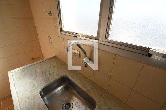 Cozinha de apartamento para alugar com 1 quarto, 50m² em Vila Paraiso, Campinas