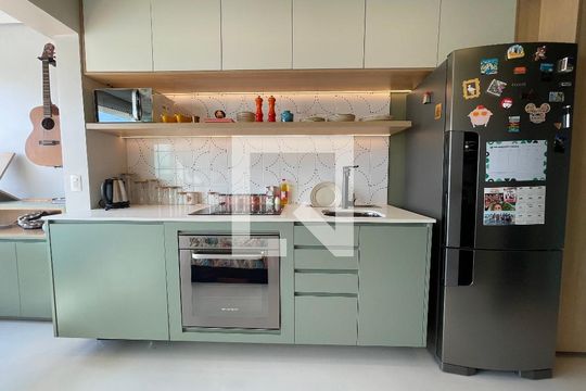 Cozinha de kitnet/studio para alugar com 1 quarto, 26m² em Butantã, São Paulo