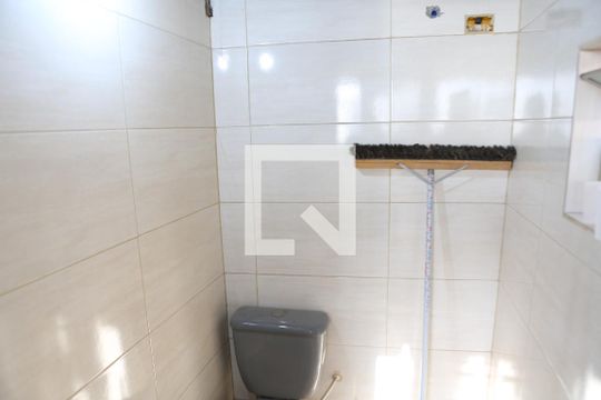 Banheiro 1 de casa à venda com 4 quartos, 100m² em Bandeirantes, Contagem