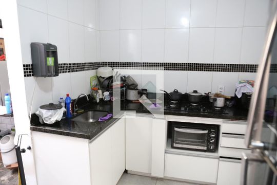 Cozinha de casa à venda com 4 quartos, 100m² em Bandeirantes, Contagem