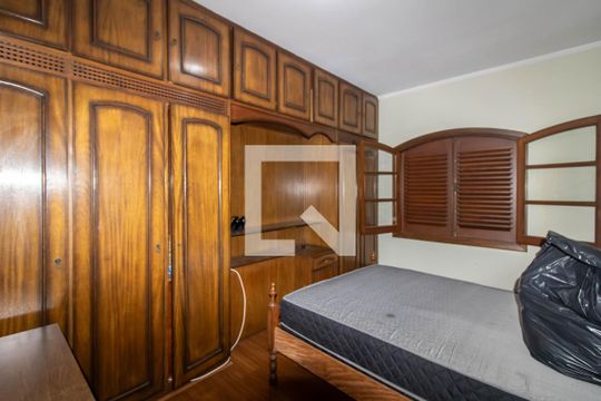 Quarto 2 de casa para alugar com 3 quartos, 270m² em Vila Galvão, Guarulhos