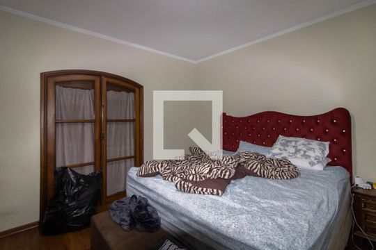 Suíte de casa para alugar com 3 quartos, 270m² em Vila Galvão, Guarulhos