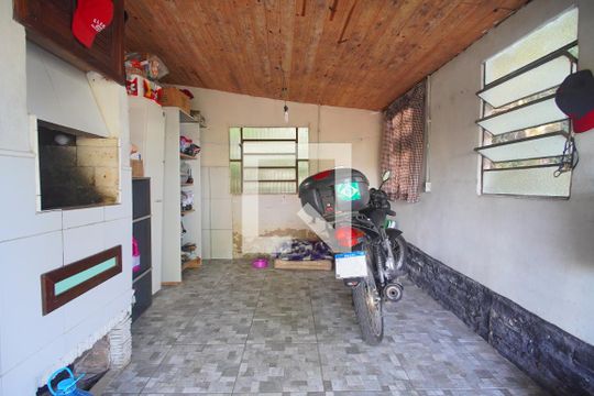 Garagem de casa à venda com 2 quartos, 60m² em Santo Afonso, Novo Hamburgo