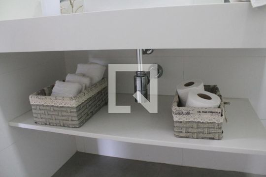 Banheiro de casa à venda com 4 quartos, 249m² em Vila Rosalia, Guarulhos