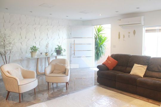 Sala de casa à venda com 4 quartos, 249m² em Vila Rosalia, Guarulhos