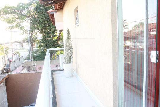 Sacada de casa à venda com 4 quartos, 249m² em Vila Rosalia, Guarulhos