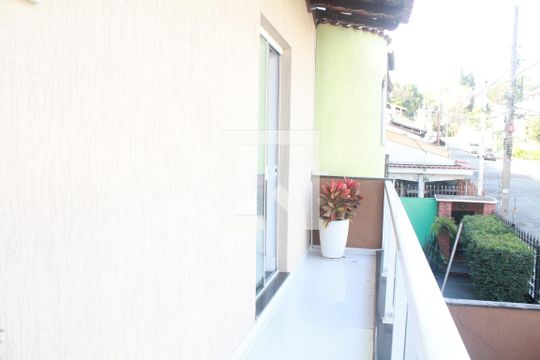 Sacada de casa à venda com 4 quartos, 249m² em Vila Rosalia, Guarulhos