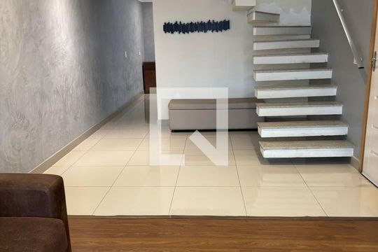 Sala de casa à venda com 3 quartos, 240m² em Centro, Guarulhos