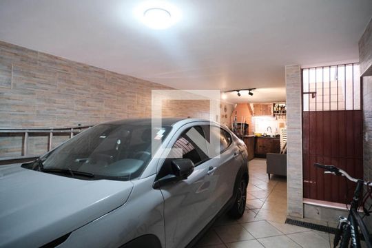 Garagem de casa à venda com 3 quartos, 180m² em Vila Santa Teresa (zona Leste), São Paulo