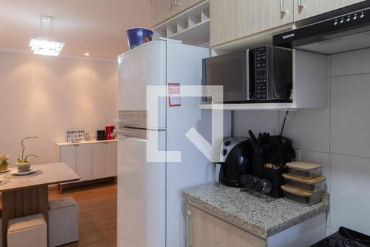 Cozinha de apartamento à venda com 2 quartos, 53m² em Jardim Santo Antonio, São Paulo