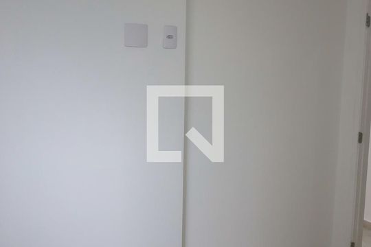 Quarto 1 de apartamento para alugar com 2 quartos, 45m² em Quitaúna, Osasco