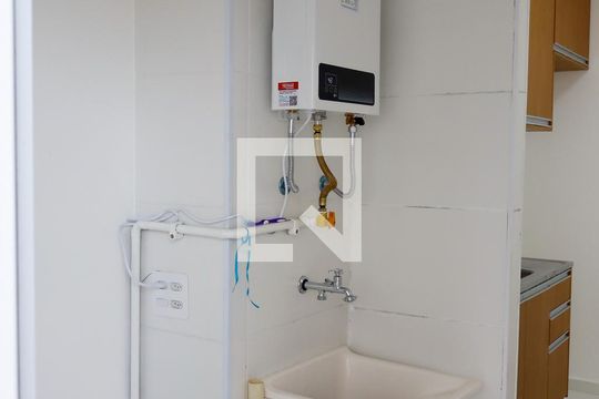 Área de Serviço de apartamento para alugar com 2 quartos, 45m² em Quitaúna, Osasco