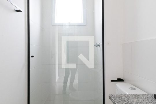 Banheiro de apartamento para alugar com 2 quartos, 42m² em Vila Guilhermina, São Paulo
