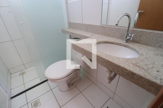 Banheiro Social de apartamento para alugar com 2 quartos, 45m² em Shopping Park, Uberlândia