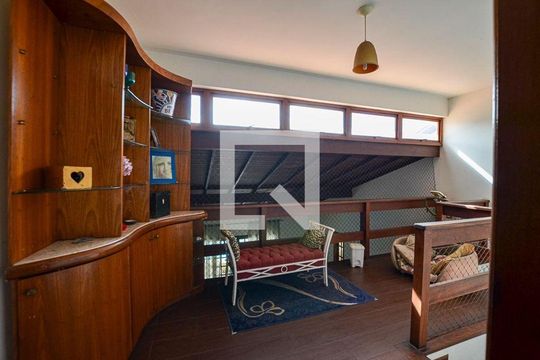 Casa à venda com 5 quartos, 228m² em Maravista, Niterói