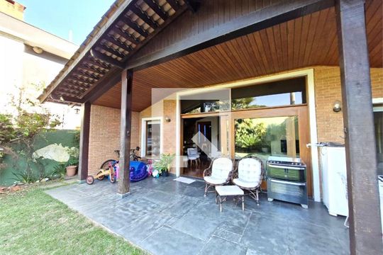 Casa à venda com 4 quartos, 349m² em Granja Julieta, São Paulo