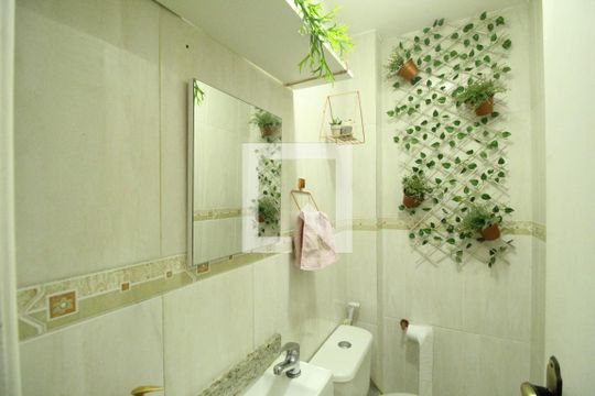 Lavabo de casa de condomínio à venda com 4 quartos, 140m² em Taquara, Rio de Janeiro