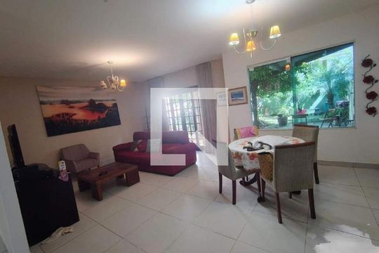 Casa à venda com 4 quartos, 167m² em Vargem Pequena, Rio de Janeiro