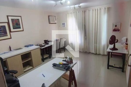 Casa à venda com 4 quartos, 167m² em Vargem Pequena, Rio de Janeiro