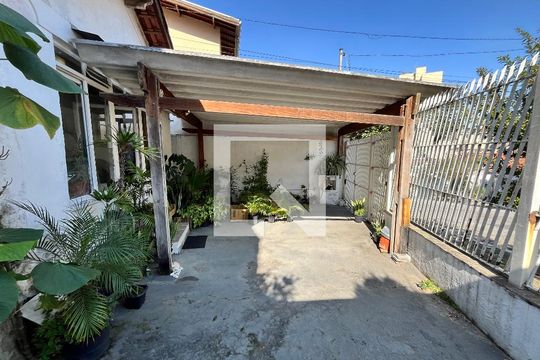 Garagem de casa à venda com 3 quartos, 258m² em Jardim São Paulo, São Paulo