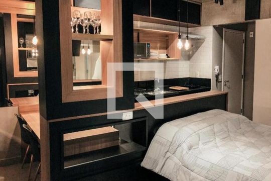 Quarto de kitnet/studio para alugar com 1 quarto, 30m² em Consolação, São Paulo