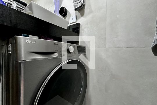 Banheiro de apartamento à venda com 1 quarto, 36m² em Jardim das Acacias, São Paulo
