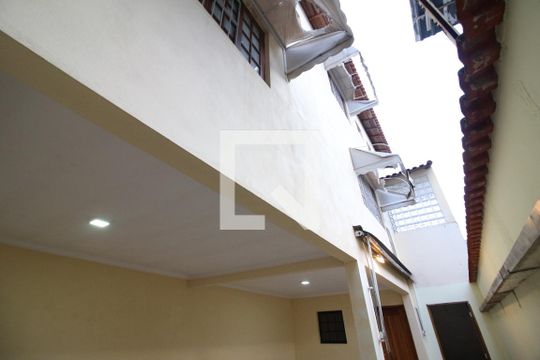 Garagem de casa à venda com 3 quartos, 189m² em Vila Yara, Osasco
