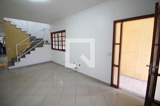Casa à venda com 3 quartos, 189m² em Vila Yara, Osasco