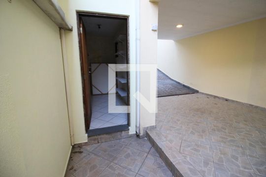 Despensa externa de casa à venda com 3 quartos, 189m² em Vila Yara, Osasco