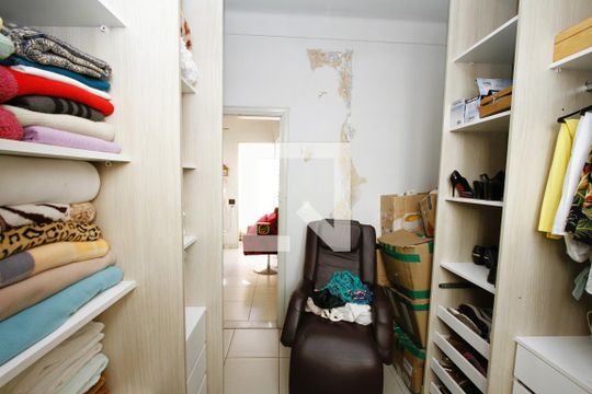 Quarto 1 /Closet  de casa para alugar com 3 quartos, 120m² em Padre Eustáquio, Belo Horizonte