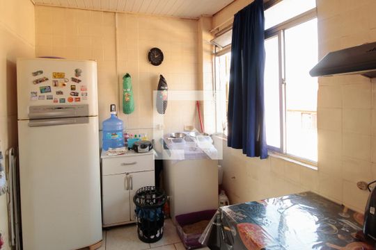 Cozinha de apartamento à venda com 3 quartos, 80m² em Passo D’areia, Porto Alegre